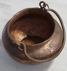 Vintage antique small hammered copper pot cauldron with handle 4" tall x 6" wide - Picture 1 of 9