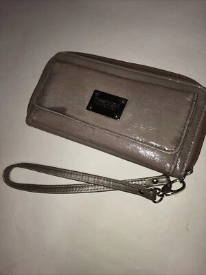 kenneth cole reaction womans wallet Authentic - Image 1 of 4