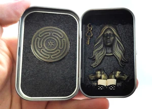 Pocket Shrine for the Goddess Hecate, Miniature Altar, Offering Box - Picture 1 of 7