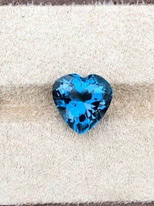 9.85 Carats Beautiful London Blue Topaz Heart Shape,For Jewellery - Picture 1 of 7