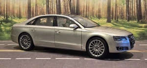 1:18 Kyosho Audi A8 L W12 Cuvee silber Diecast Modell  - Bild 1 von 19