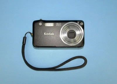 2007 Kodak Easyshare V1253 12MP digital camera. Sold for spares/repair. - Image 1 of 4