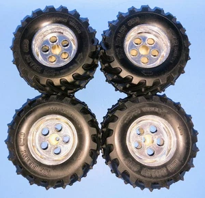 Set 4 pneumatici vintage Big Beast RC Monster Truck 110/60 WH52 4" 4WD cerchi Nikko - Foto 1 di 6