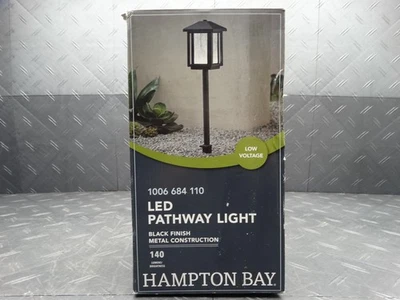 Hampton Bay LED 防水户外黑色饰面景观小路灯 L08457 — 第 1/4 张图片