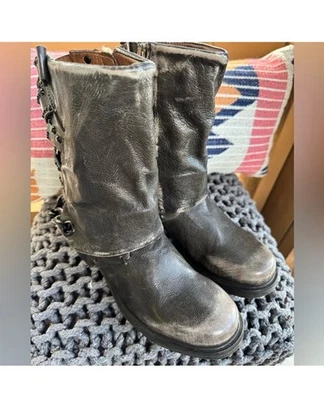 BOTA DE MOTO 37/6.5-7 NUEVA CON ETIQUETAS AS98 DISTRESSED ICE SOLOMON CON TACHUELAS NEGRAS DESGASTADAS Foto 1 de 4