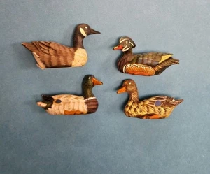 Lote de 4 estatuillas señuelo de pato miniatura pintadas a mano surtidas de 1,5" - Imagen 1 de 6