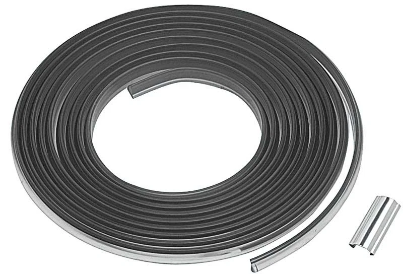 GM Mopar 1963-91; tira de bloqueo de sello de parabrisas cromado; 16' 10" de largo x 1/2" de ancho Foto 1 de 1