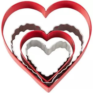 New Wilton 4 Piece Heart Cookie Cutters, 4 metal cutters in graduated sizes - Picture 1 of 2