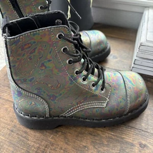 T.U.K. Anarchick 7 Eye Metalic Oil Slick Combat Boots Size 7 - Picture 1 of 19