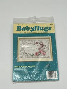 1992 ungeöffnete ABMESSUNGEN BABYUMARMUNGEN #16573 BABY SCHALLPLATTE 7""x5"" KREUZSTICH USA - Bild 1 von 3