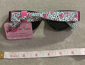 Women's Luv Betsey Sunglasses Betsey Johnson Cat Eye Black With Rose Design NWT - Picture 1 of 7