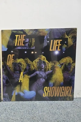 The Life of a Showgirl: Baby, That's Show Business Edition Lovely Bouquet Golden - Image 1 of 2