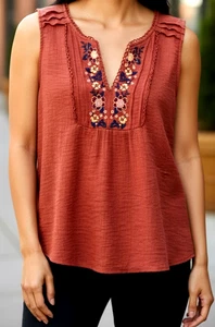 Leichtes besticktes Damen-Tanktop Größe S mit V-Ausschnitt von E&M - Bild 1 von 9