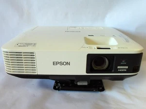 Epson PowerLite 1980WU 3LCD Projector H620A (Lamp Hours 2206Hrs) - Picture 1 of 7