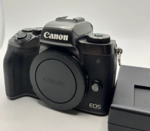 「Working ◯」Canon EOS M5 24.2MP Mirrorless SLR Digital Camera Body w/battery etc - Picture 1 of 6