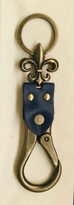 Portachiavi clip Fleur de Lis in pelle blu resistente rustico maschile - Foto 1 di 1