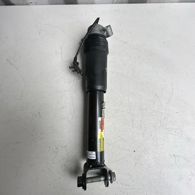 Amortiguador de puntal activo trasero Chevrolet Corvette C7 2015-2019 OEM Foto 1 de 4