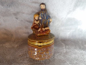 Maria, Josef & Jesuskind Krippe Schmuckkästchen, glasierte Keramik, aufklappbar, - Bild 1 von 7