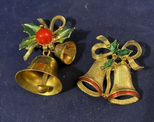 Two CHRISTMAS BELL Brooch/Pins...vintage little guys! - Picture 1 of 4