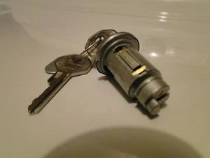 1946-1965 Chevy Buick Pontiac Cadillac Olds Ignition Switch Lock Cylinder GM NOS - Picture 1 of 3