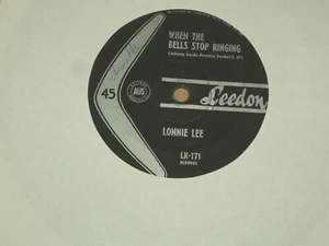 LONNIE LEE *RARE OZ 1st Press 7" 45 ' WHEN THE BELLS STOP RINGING ' 1961 GC+ - Picture 1 of 2