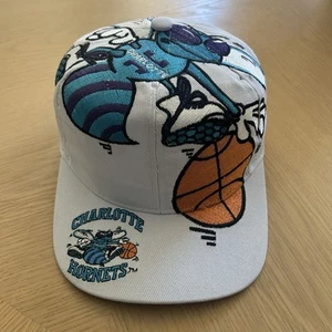 Raro Cappello Berretto Charlotte Hornets The Game Big Logo Personalizzato Snapback Cupola Bianca - Foto 1 di 12
