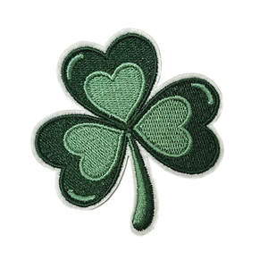 Irish Lucky Clover Shamrock - Stickerei Patch zum Aufbügeln (7 cm) - Bild 1 von 1