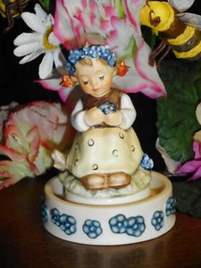 HUMMEL FIGURE BOTANIST GIRL RARE SIZE #351 4/0 Tm8 & CHOICE OF GOEBEL BASE MINT - Picture 1 of 9