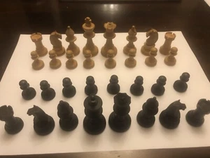 vintage chess set in wooden box - Picture 1 of 5