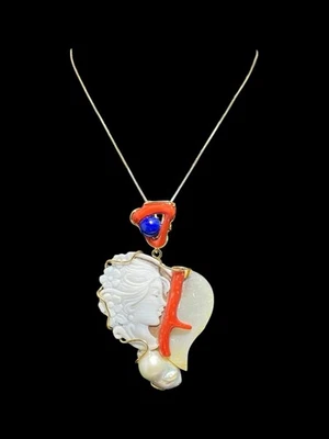 Ciondolo Cameo Corallo Perla E Lapislazzuli - Immagine 1 di 4