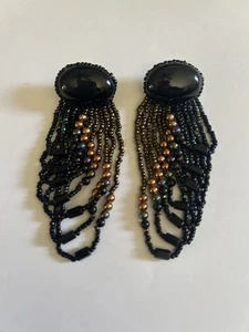 Pendientes colgantes metálicos negros e iridiscentes con cuentas Chipita de colección diseñador nativo - Imagen 1 de 7