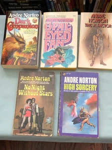 Lot Of 5 Andre Norton Novels PB Books 1970s Vintage Sci-fi/Adventure - Picture 1 of 8