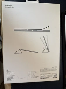 COQUE FOLIO INTELLIGENTE AUTHENTIQUE APPLE IPAD PRO 11” M4 2024 ÉTUI À RABAT OFFICIEL ouvert - Photo 1/5