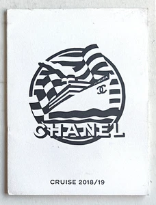 Chanel Cruise 2018/19. Ordner. Fotos von Karl Lagerfeld.  Steidl 2018 - Bild 1 von 2
