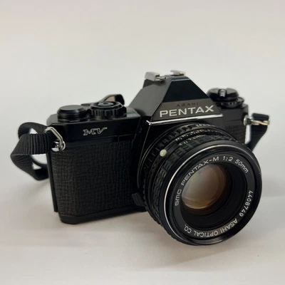 CÁMARA SLR PENTAX MV 35mm negra de colección con SMC PENTAX-M 50mm 1:2  Foto 1 de 4