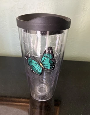 Vaso Tervis Alto Plástico Vaso Mariposa Con Tapa Tamaño 24 Oz Foto 1 de 4