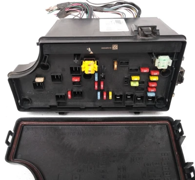 Core 04692207AF Dodge 2007 2008 Caliber Fuse Box Jeep Patriot Compass Engine *G2 - Image 1 of 4