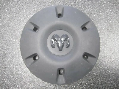 Uma (1) tampa central preta OEM 2007-2009 Dodge Sprinter 2500 A906 401 0425 2354 - Imagem 1 de 4