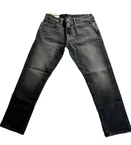 GAP Denim Jean 32 x 30 Athletic Slim Leg Full Thigh Medium Wash NEW Men's - Picture 1 of 2