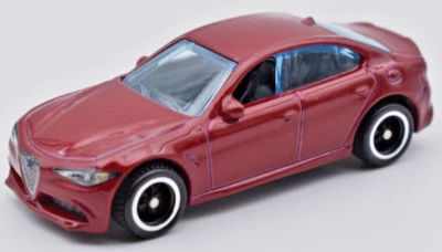 Matchbox Superfast 2016 Alfa Romeo Giulia rosso scuro. Pneumatici in gomma. n... - Immagine 1 di 4