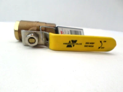 Válvula de bola de latón roscado American Valve 600 WOG #72319 1/2" Foto 1 de 3