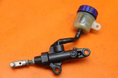 Yamaha YZF R1 2004-2006 OEM BREMBO FRENO TRASERO CILINDRO MAESTRO CON DEPÓSITO Foto 1 de 4