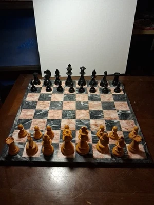 Винтажный шахматный набор черно-белый резной деревянный полный комплект - Изображение 1 из 4