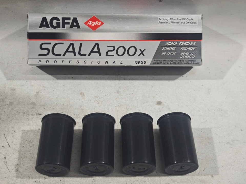 4 Stück Agfa Scala 200X Professional Schwarz Weiß KB Film 36 Bilder ISO200/24° - Bild 1 von 4