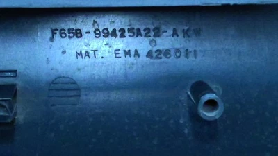  PIEZA FORD # F65B-99425-A22-AKW PUERTA TRASERA MOLDURA SUPERIOR  Foto 1 de 4