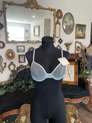 Sutiã vintage Calvin Klein malha azul transparente com aro geométrico tamanho 36B - Imagem 1 de 3