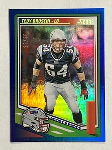 2025 Score Tedy Bruschi Blue Holo Artist’s Proof SSP /35 Patriots - Bild 1 von 3