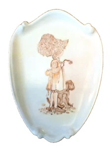 VINTAGE HOLLY HOBBIE PORCELAIN WALL PLATE HAND PAINTED MID CENTURY - Picture 1 of 8