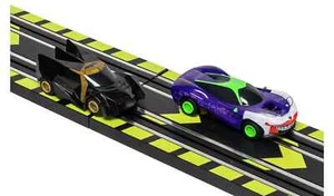 Batman vs Joker Racing Set Micro Scalextric Kids Gift 1:64 4.08m Track 9404092 R - Picture 1 of 5