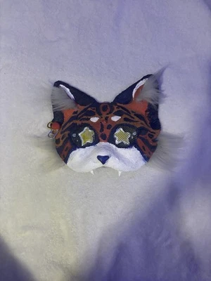 Máscara de gato atigrado inspirada en el atardecer  Foto 1 de 4